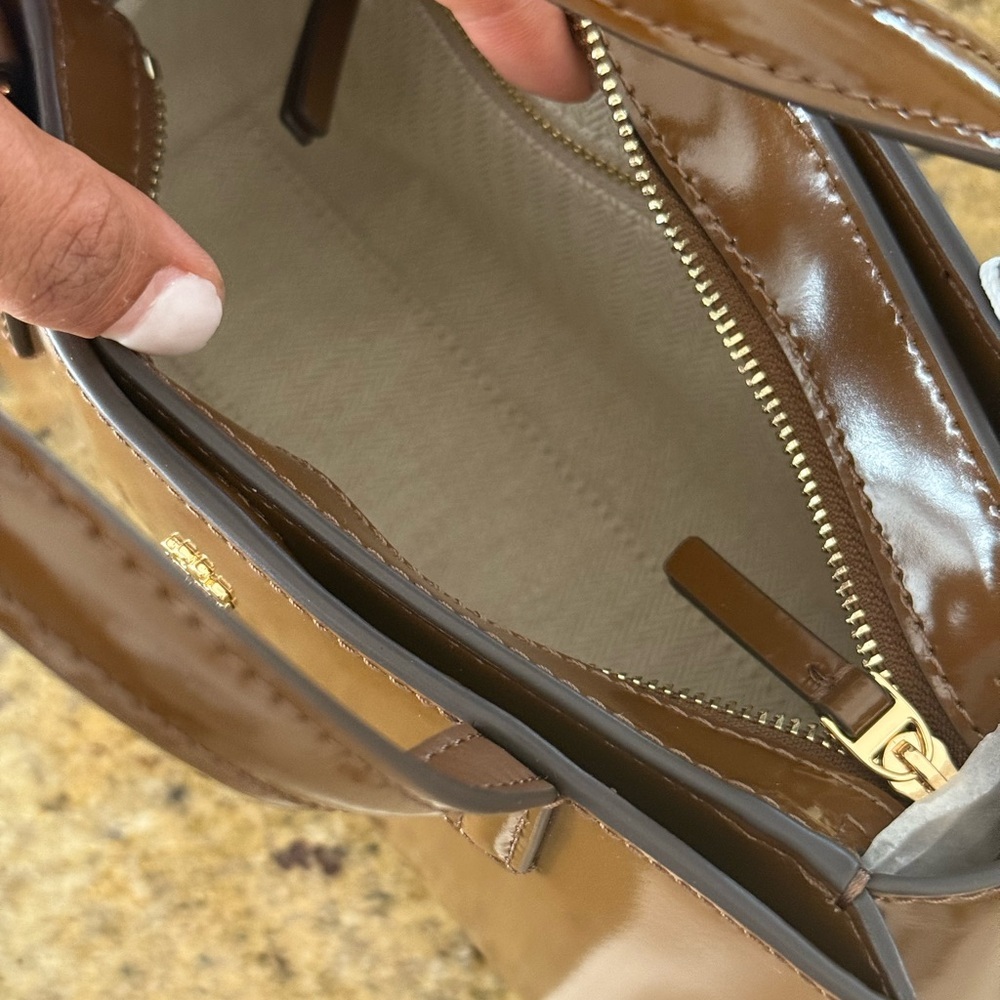 New 450+ Tory Burch Emerson mini tote in rich walnut color Leathe - Picture 4 of 12
